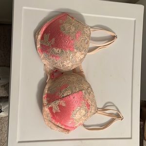 Victoria’s Secret bra